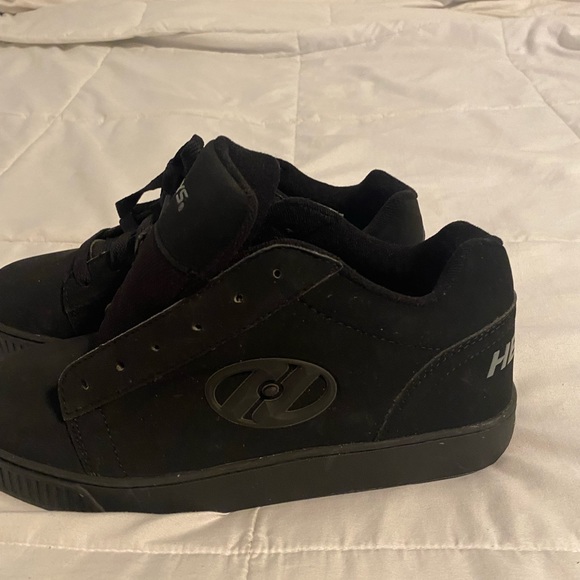 Black size 9 Heelys with original warner label - Picture 4 of 6